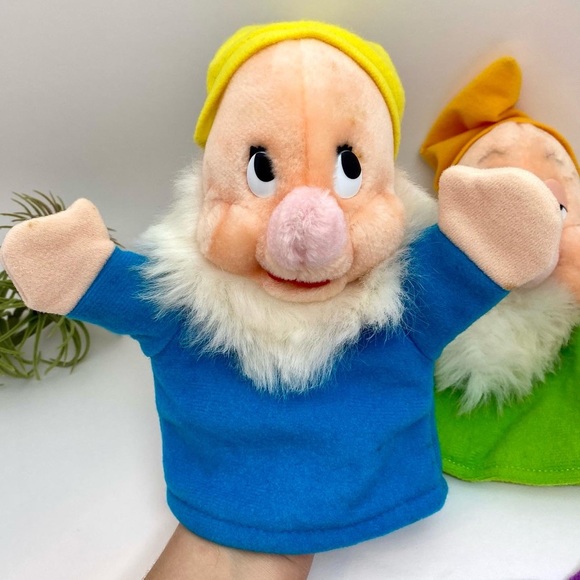 Adorable Set Of 3 Vintage Walt Disney’s “Snow White & The Seven Dwarves” Puppets - Picture 2 of 6